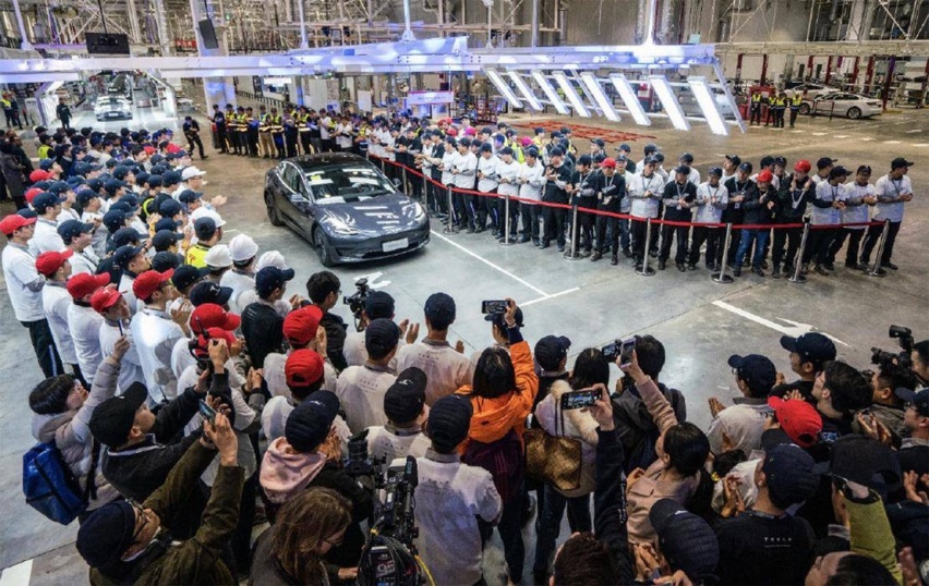 首批国产特斯拉Model 3正式交付 还透露了这4个信息
