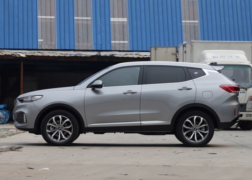 中期改款的WEY VV6日常刷脸，外观内饰动力变化不大