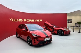 全新MG4成都车展实拍：全球首搭半固态电池！还买什么飞度？
