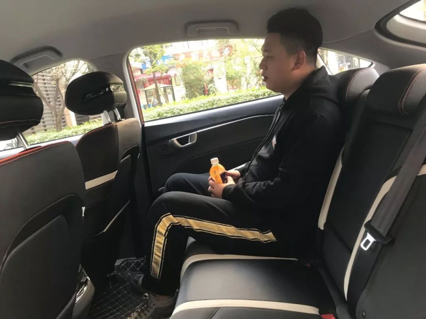 试驾丨新宝骏RC-6不仅有颜值，内部黑科技更亮眼