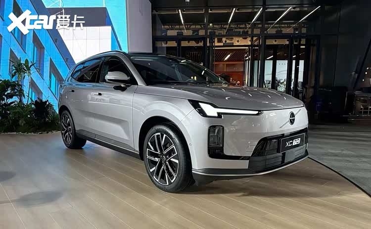 全新沃尔沃XC70上市：26.99万起，综合续航1200km+