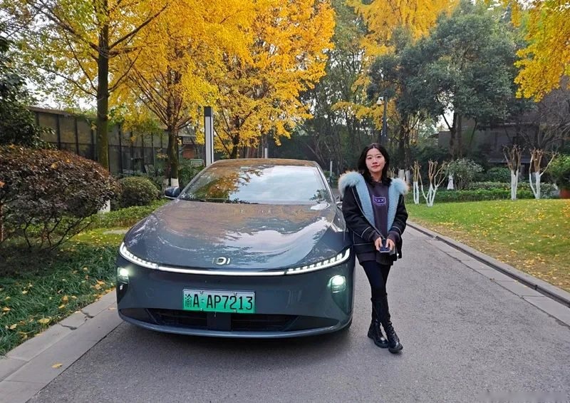 公司女同事喜提驾照，就被波帆刚提的长安启源A07种草了