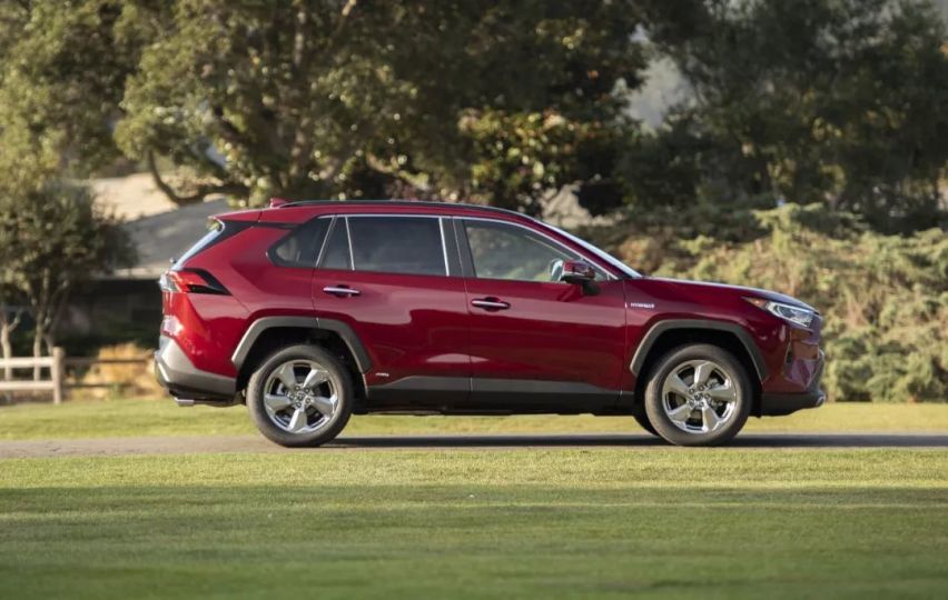 由丰田各部门联手打造，RAV4双擎堪称最省油的跨界SUV