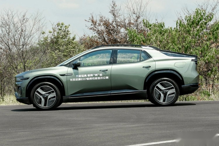 全景智慧可变SUV 长安启源E07售19.99万起