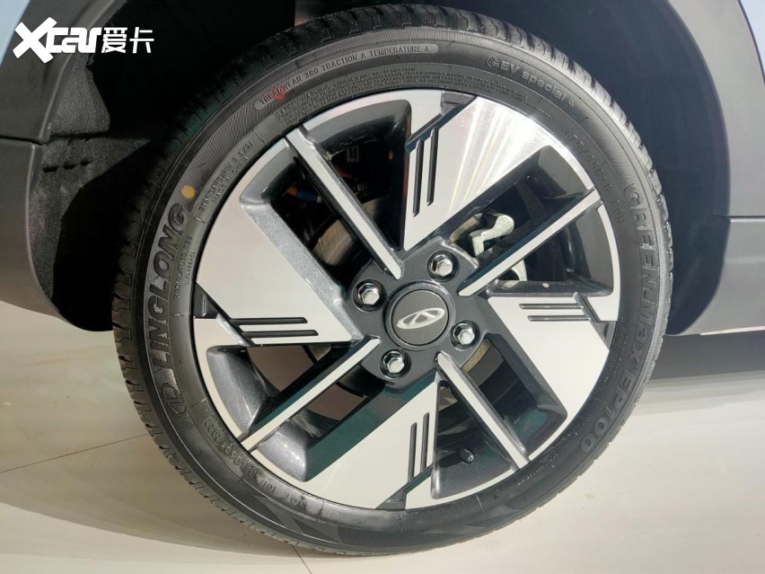 成都车展｜续航408km带快充，顶配卖到10万元，实拍奇瑞QQ无界Pr