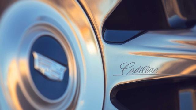 2021款凯雷德油耗公布，6.2L V8综合油耗14.7L，同级中它并不费油