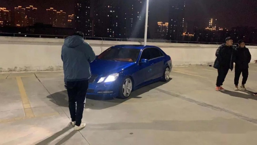 开奔驰却没法上树，是经典的四眼方灯E级不配吗？