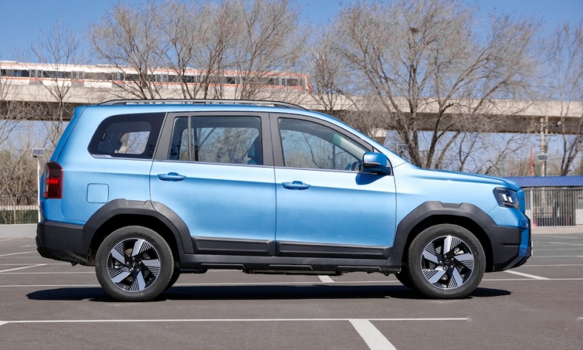 十万块能开1000公里的SUV 谁能不爱1460.png