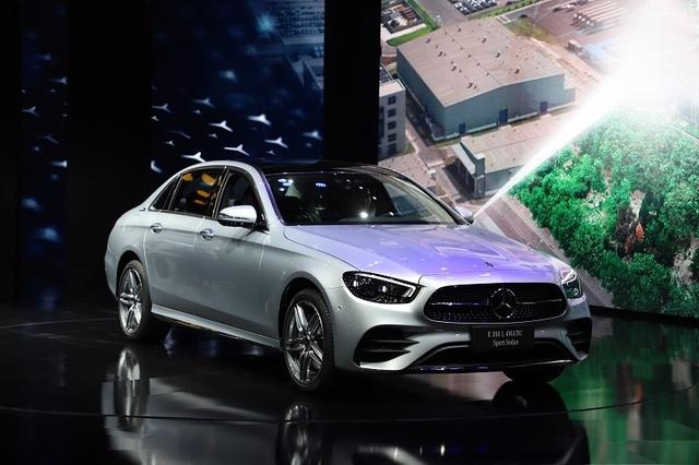 2020北京车展探馆丨全新家族式设计 新款奔驰E350L实拍