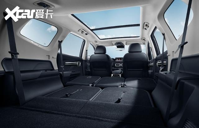车动态：新奔驰C级上市；陆巡取消V8版本；别克GL8新车内饰