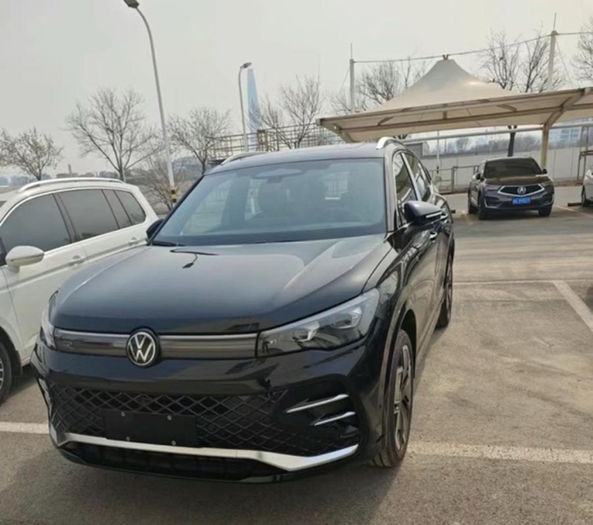 大众途观L Pro现身，颜值焕新，新增副驾娱乐屏，与途观L同堂销售