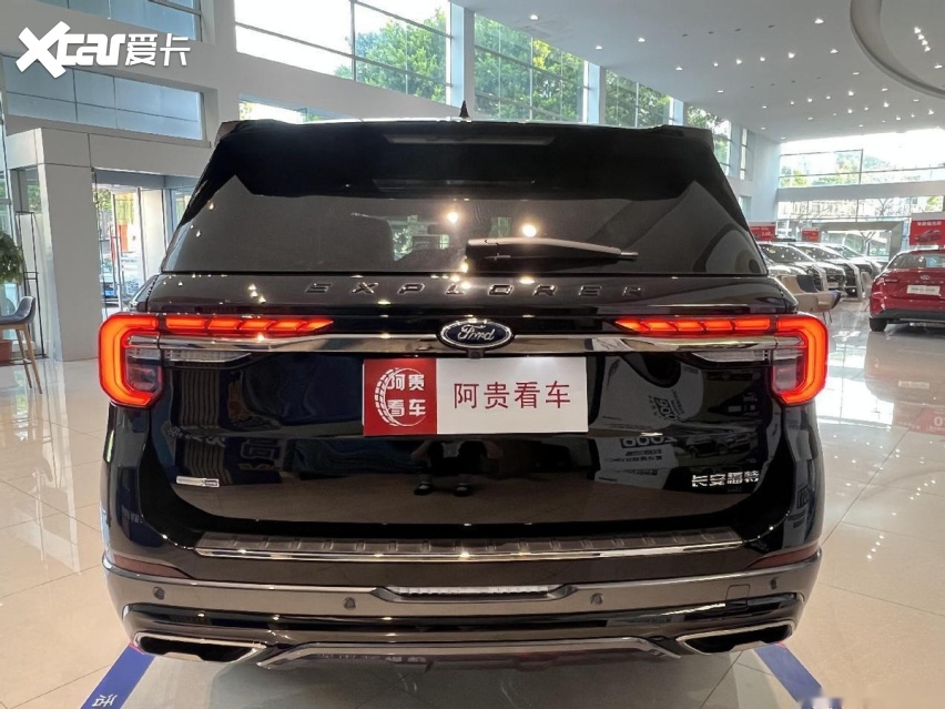 2内饰终于改了！30多万买合资SUV，为什么说全新福特探险者很值？