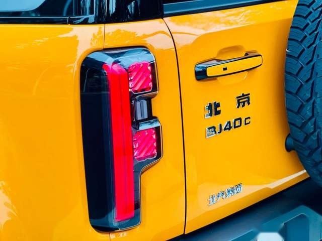 试驾全新BJ40城市猎人版：既要且要的都市硬派SUV优解