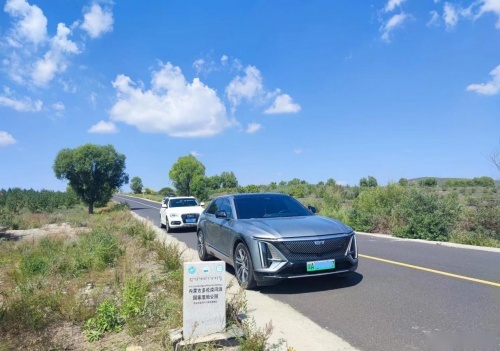 锐歌超级辅助驾驶系统，让你享受豪华旅途