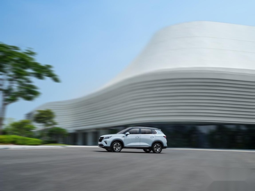 顶配10万的混动SUV，五菱星辰混动版，表现令人惊喜！