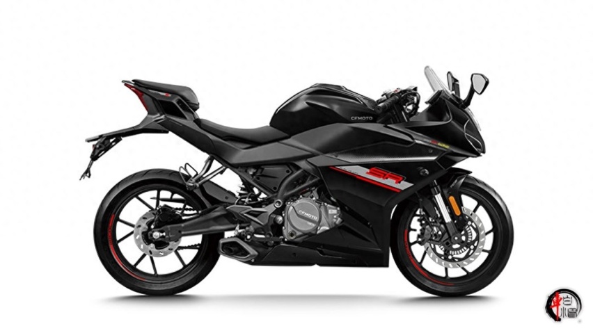 新车|配置齐全降维打击:春风动力250SR-FUN版,售价15980元