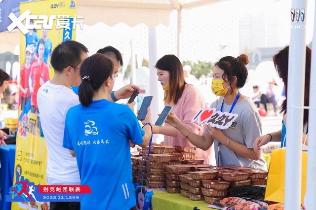 钱塘江畔的一道风景线，杭州站激情开跑