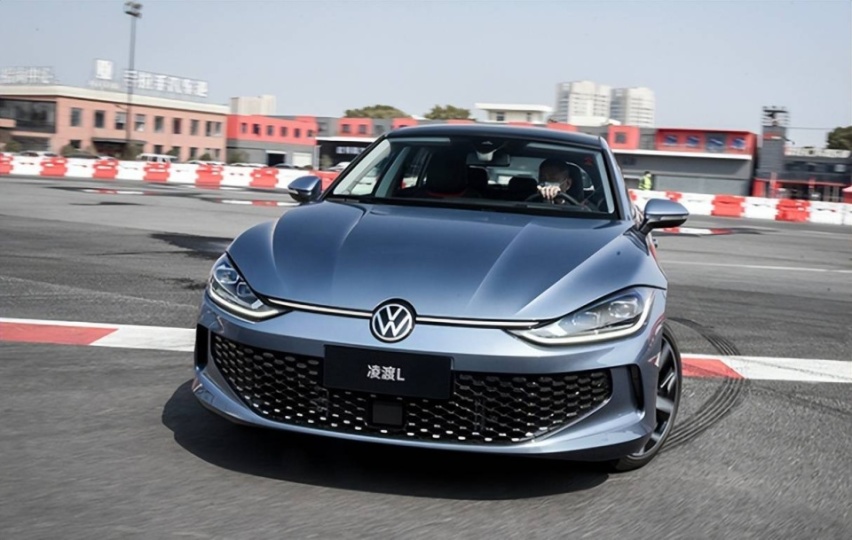 15万级轿跑谁才是“真卷王”？MG7实名PK凌渡L！