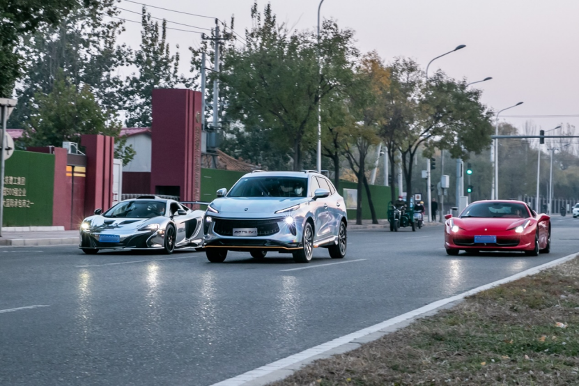 百萬超跑齊聚北京街頭,風(fēng)行T5 EVO成功搶占C位 百萬超跑齊聚北京街頭,風(fēng)行T5 EVO成功搶占C位