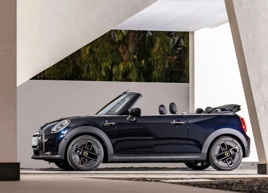 这才是纯电敞篷，Mini Cooper SE Convertible