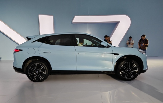 上市即王炸！全新比亚迪腾势N7来了，23.98万起，预定爆款