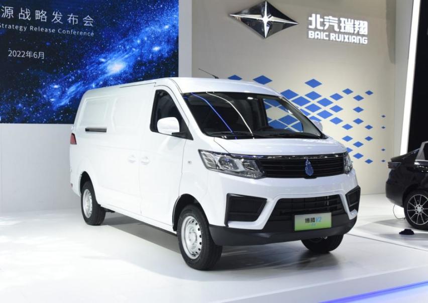 保守发展纯电动MPV，北汽瑞翔博腾V2 EV，14.48万起