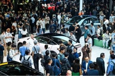 限时预售权益价格17.48万元起，极狐阿尔法S5成同级车品价比之王
