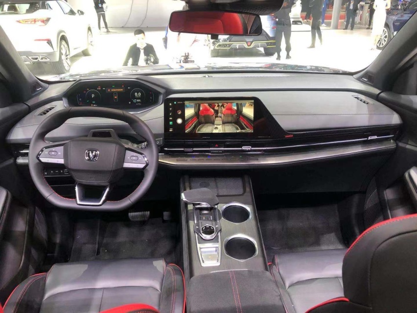 上海车展：实拍全新长安CS55PLUS，今年还有两款新电动车
