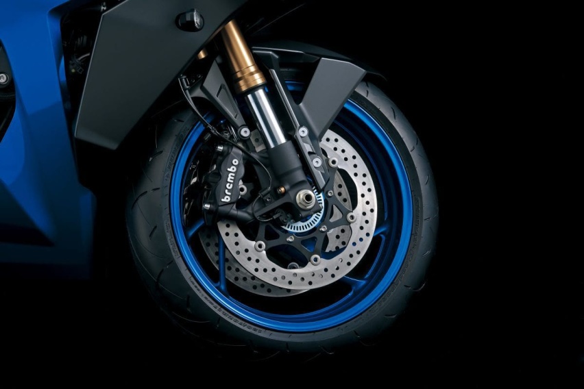 2022铃木GSX-S1000GT发布：生化机械风脸谱，全能公升级跑旅