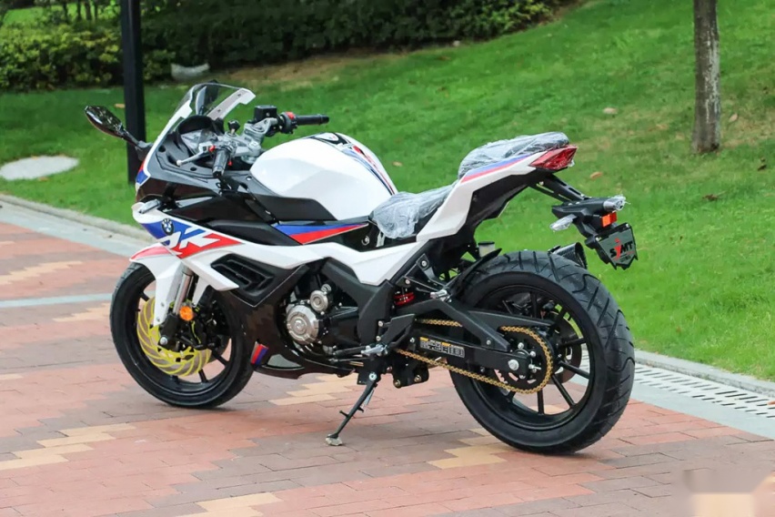 双缸450大跑车 “国产宝马”S450RR 1.68万你敢买