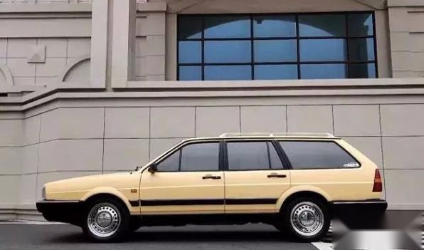 一台承载回忆老车,一种文艺与情怀的结合--桑塔纳旅行版