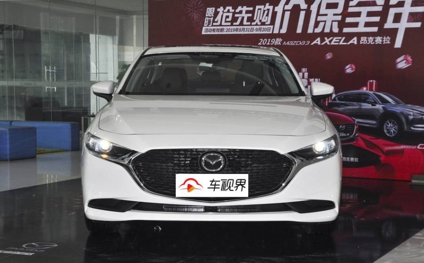 14万买个省心的轿车，雷凌和昂克赛拉怎么选？细小对比发现差距