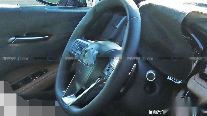 2022-infiniti-qx60-interior-steering-wheel-spy-photo.jpg