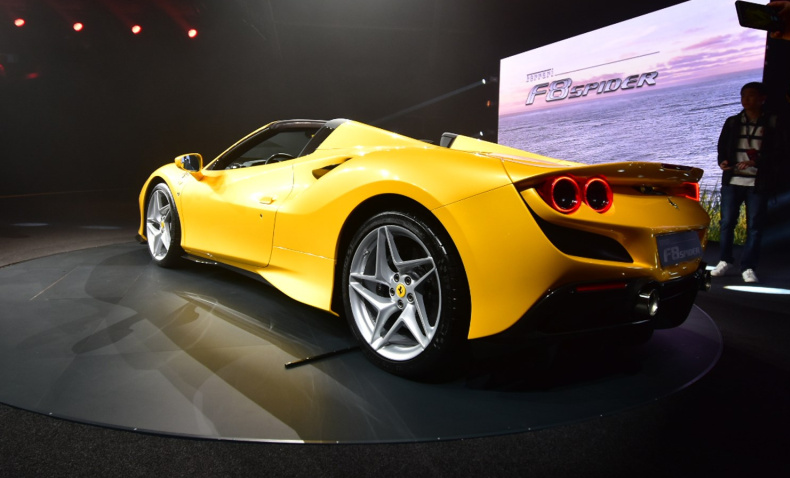 2020款法拉利F8 Spider