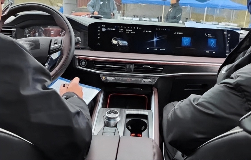 30万级唯一纵置后驱SUV 全系2.3T+10AT 新增HUD即将上市