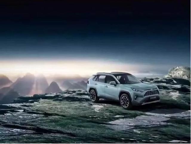 路过的同学看过来，10月最重磅的新车，全新一代丰田RAV4购