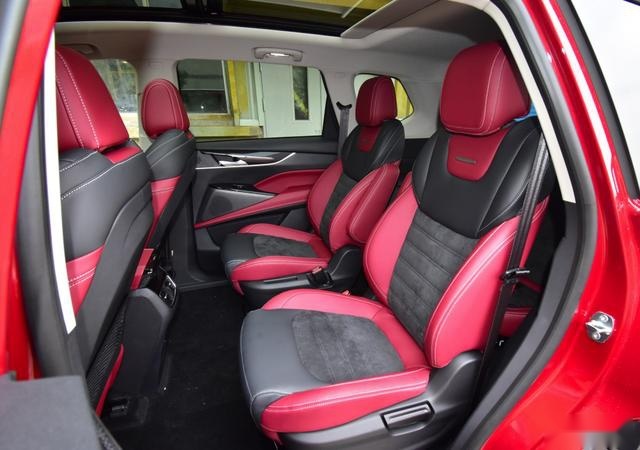 空间秒杀汉兰达的6座SUV 内饰超豪华 终端优惠至10万