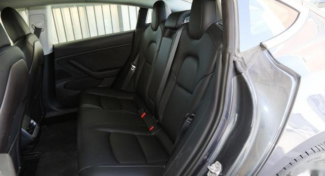 纯电动热门车型大对比 特斯拉Model 3 VS 小鹏P7