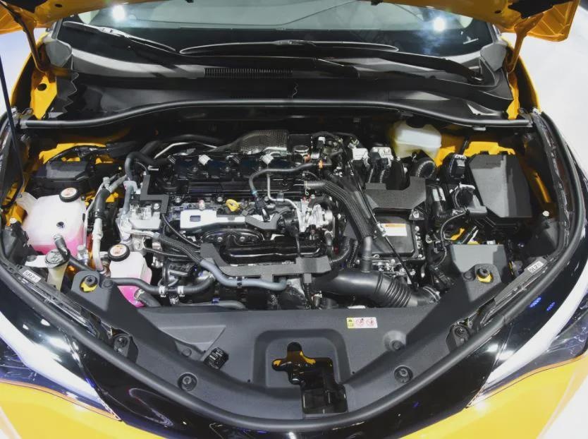 百公里油耗4.5L！全新丰田C-HR上市，全系标配10气囊