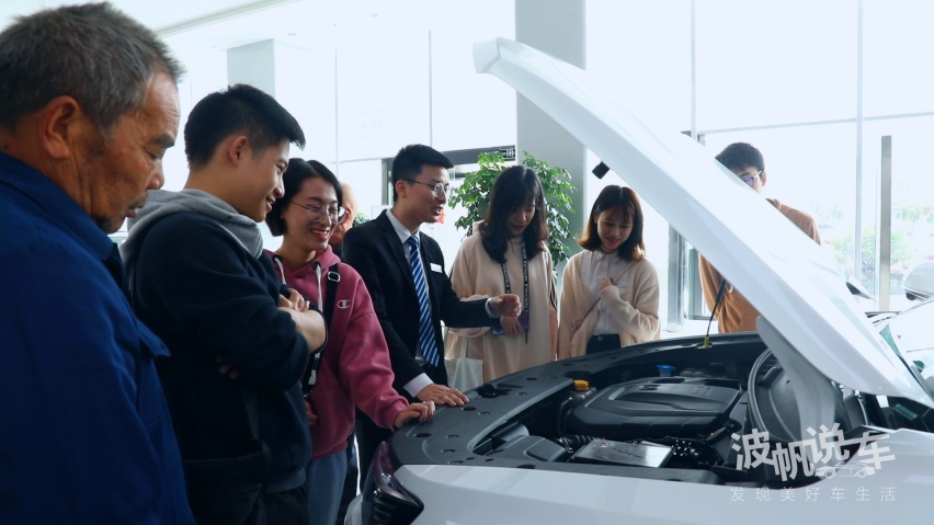 为何长安CS35PLUS销量持续破万，成为小型SUV标杆？