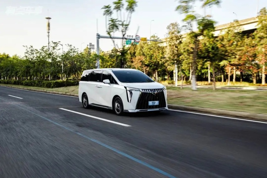 内外兼修的传祺M8宗师版 能否撑起“中国品牌MPV”的“门面”？