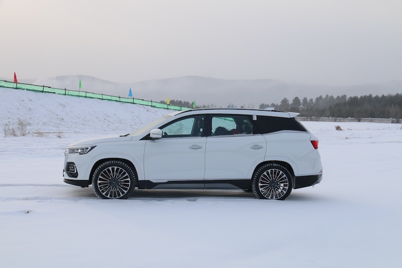 冰雪测试季 捷途X95如何雪地撒欢？