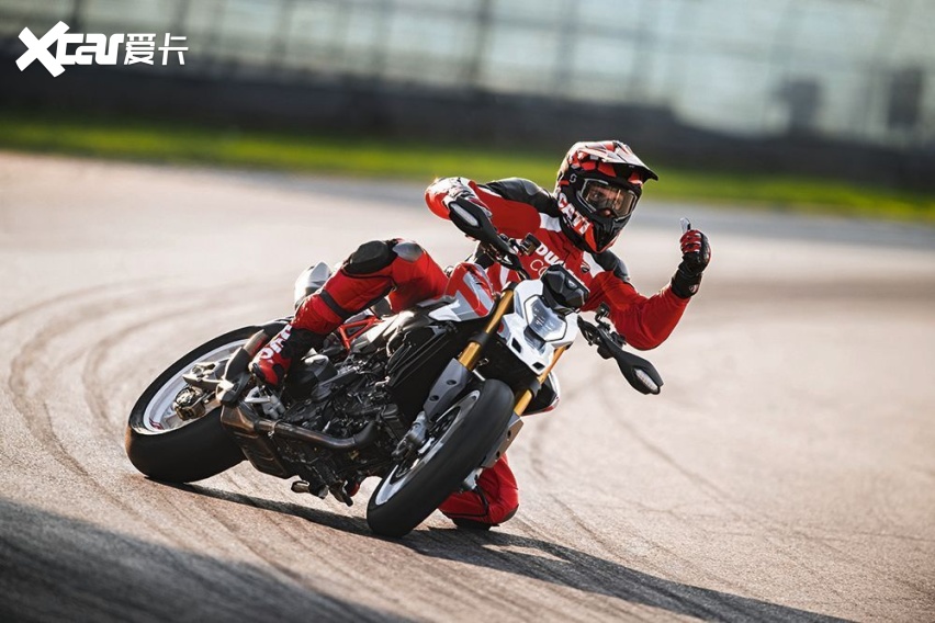 全新杜卡迪Hypermotard V2发布