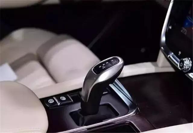越南首款国产SUV，颜值不俗，搭载2.0T动力，引入国内能火吗？
