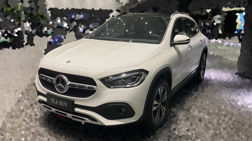 和宝马X1 2.0T落地价差1万，谁在买奔驰GLA？