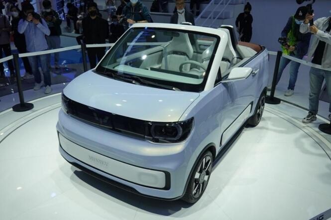 打造年轻人第一辆敞篷车 静态解析宏光MINI EV 敞篷版