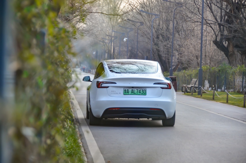 实拍实测“全民公敌”新款特斯拉Model 3 仍傲视群雄还是已泯然于众