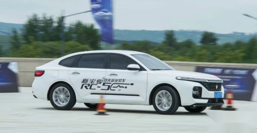 有趣的灵魂万里挑一——吉林智成举办新宝骏RC-5体验及发布会