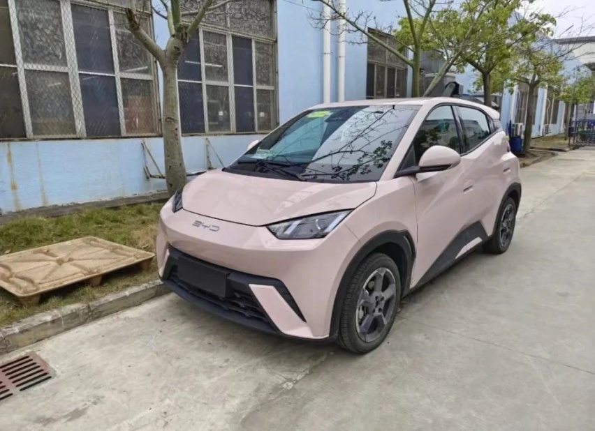 宏光MINI EV迎对手？比亚迪新车海鸥实车曝光，售价或在10万内！