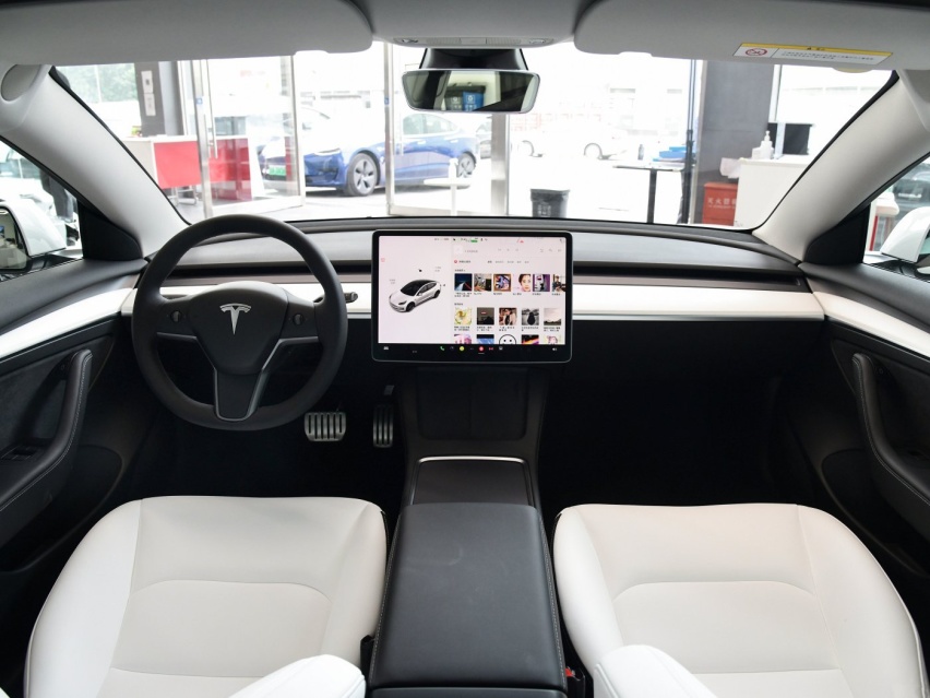 比亚迪海豹、长安深蓝SL03和特斯拉Model 3怎么选
